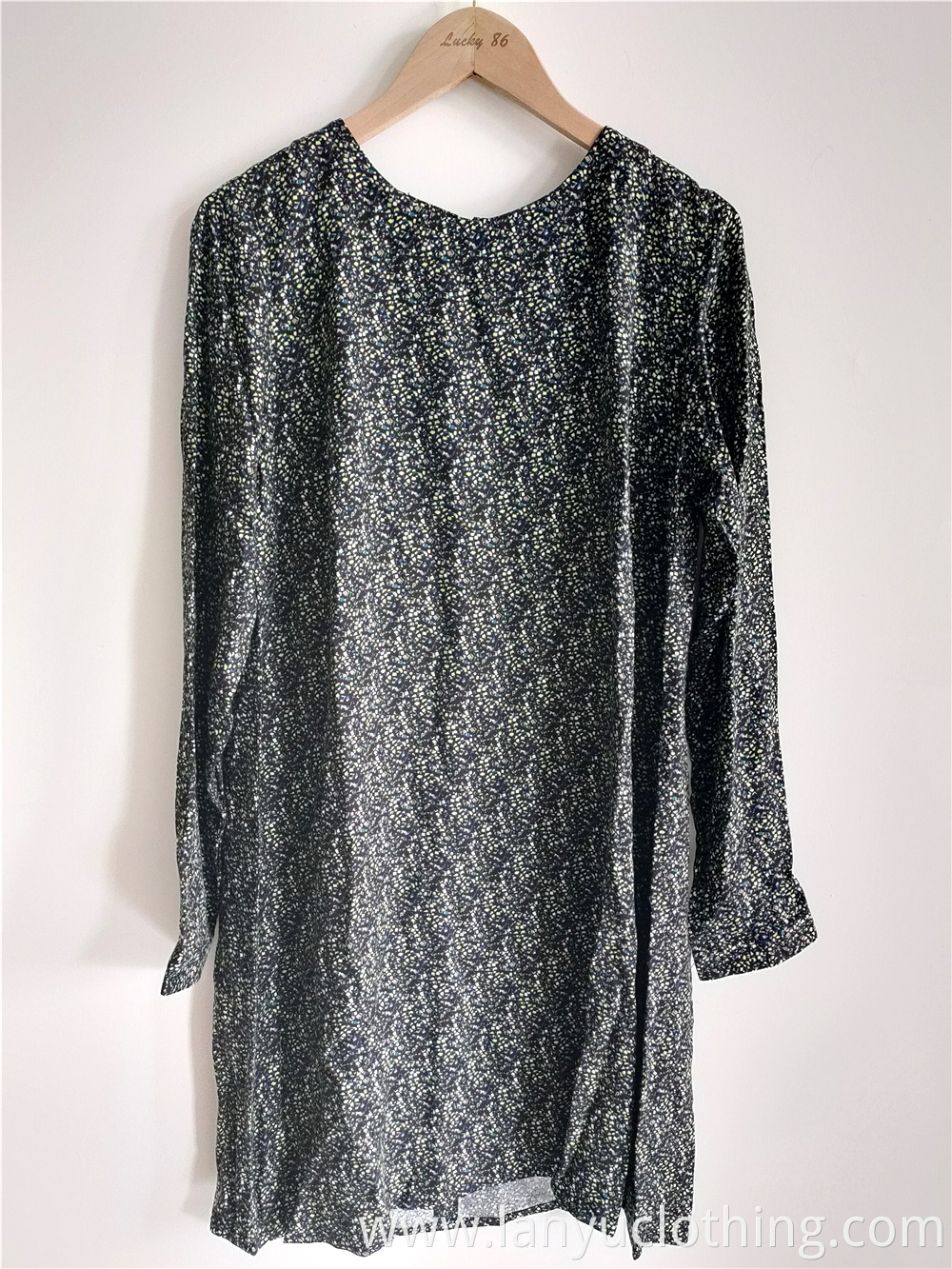 Women's Dress With A Round Neck